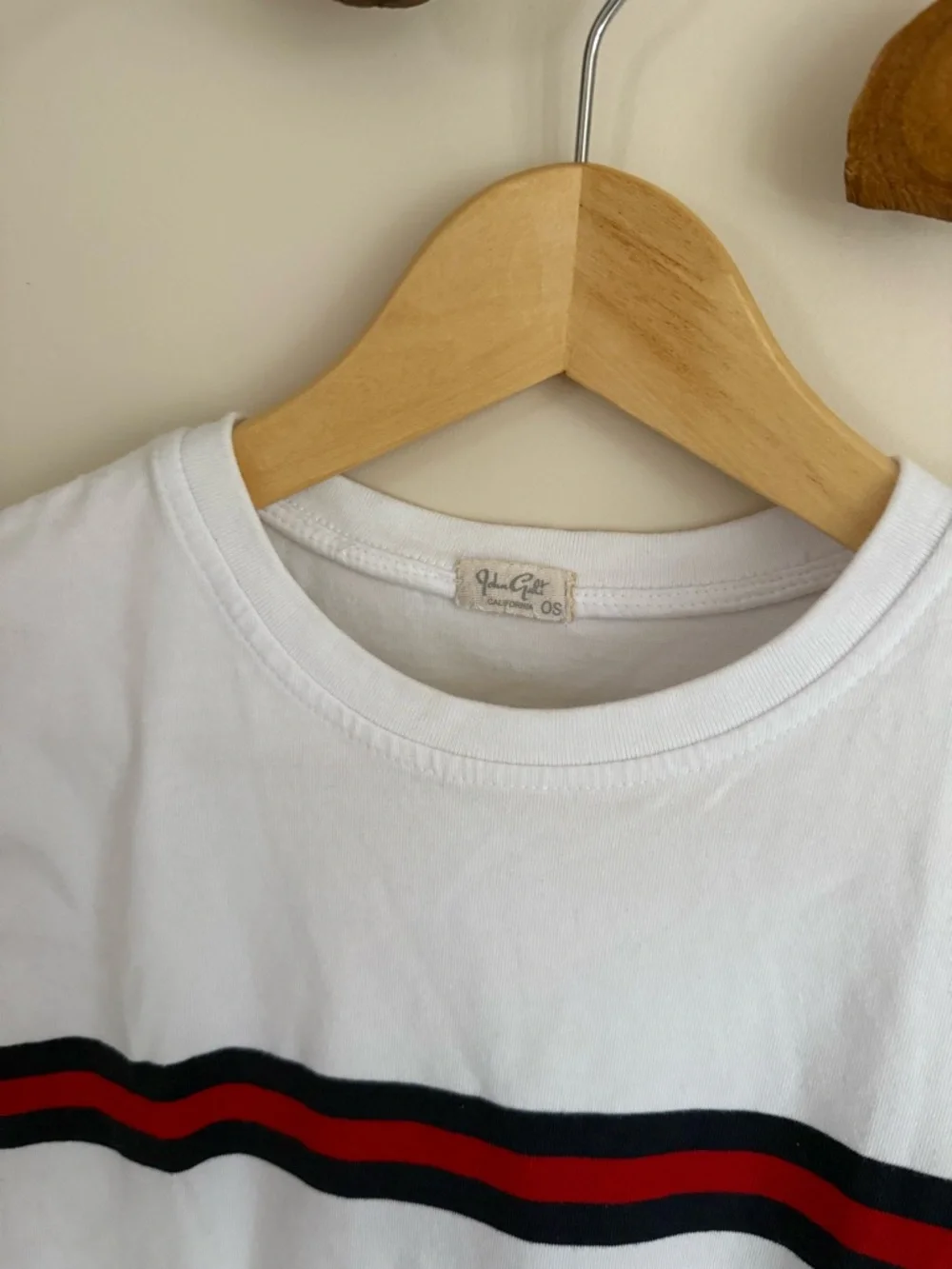 Brandy Melville/John Galt Tee - Picture 2 of 4